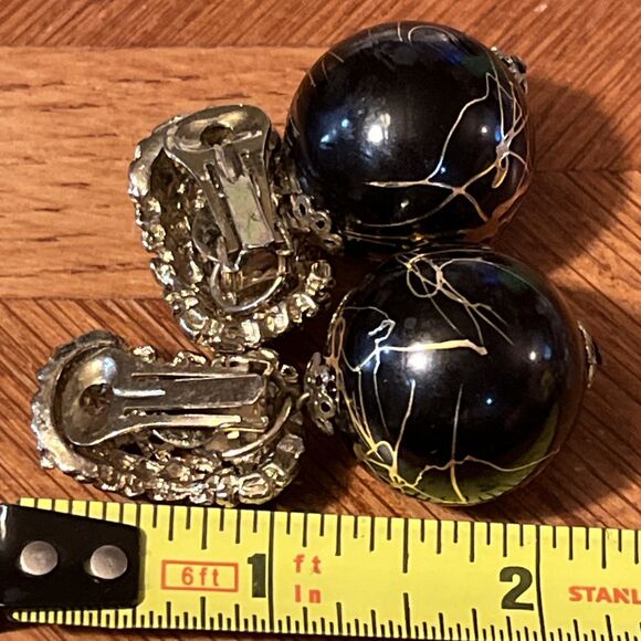 Very Fun Vintage Goldtone Black & Gold Painted Ball Modernist Clip On Earrings - Picture 7 of 7